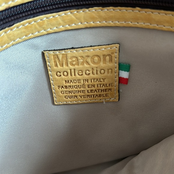 BEAUTIFUL MAXON COLLECTION PEBBLED LEATHER HANDBAG. Yellow-tan color. VG/EUC. - Picture 7 of 13